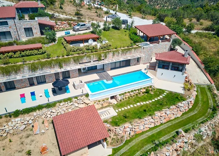 אתר נופש Sky Sea 5*