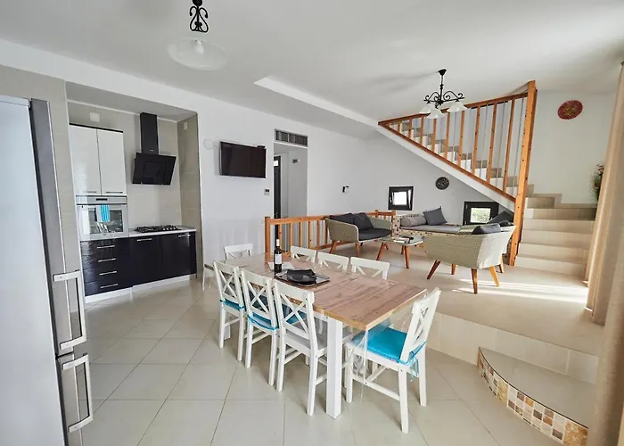 אתר נופש Sky Sea 5*